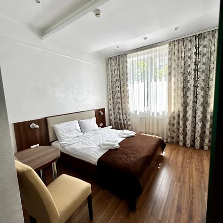 Готель три корони 3*