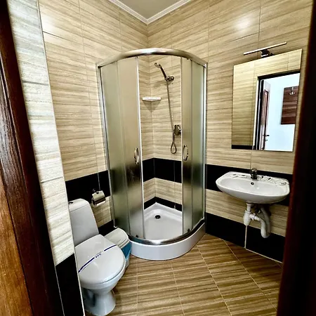 три корони Готель 3*