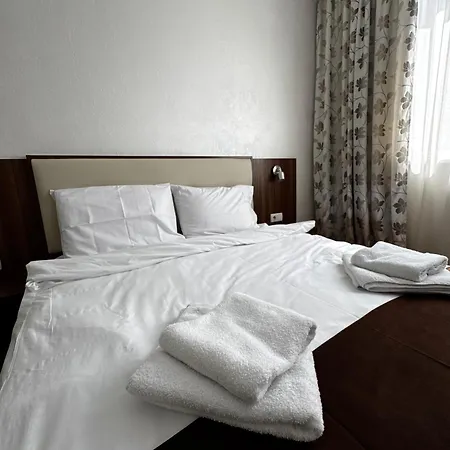 три корони Готель Львів