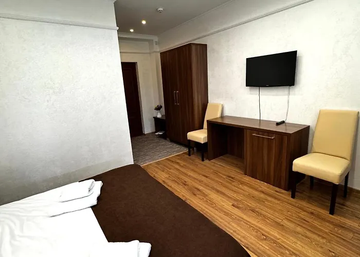 три корони فندق 3*